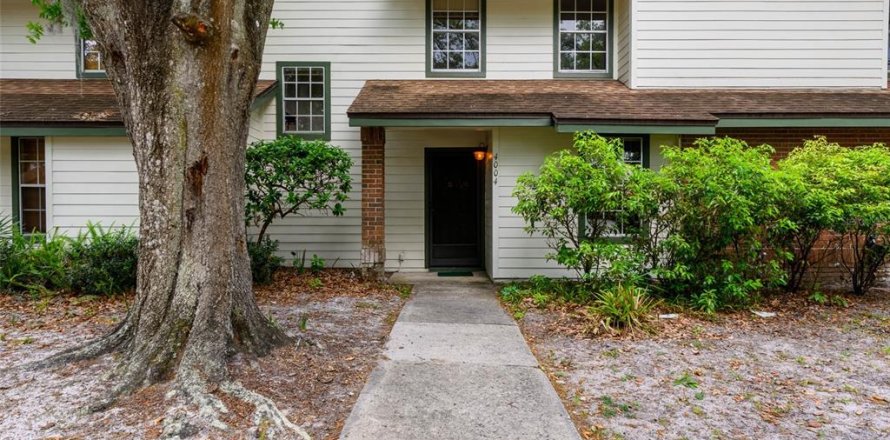 Townhouse in Casselberry, Florida 2 bedrooms, 117.06 sq.m. № 2110323