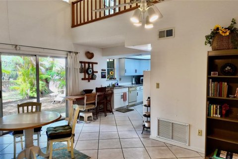 Townhouse in Casselberry, Florida 2 bedrooms, 117.06 sq.m. № 2110323 - photo 4
