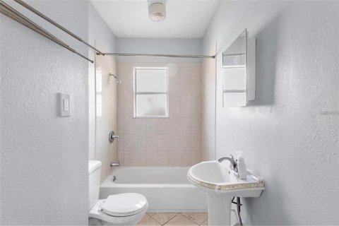 Casa en alquiler en Tampa, Florida, 3 dormitorios, 113.62 m2 № 2117690 - foto 7