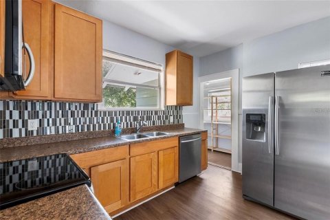 Casa en alquiler en Tampa, Florida, 3 dormitorios, 113.62 m2 № 2117690 - foto 5