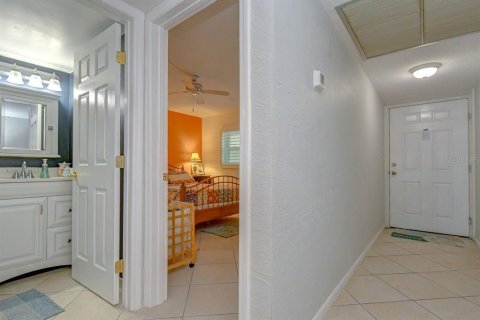 Condominio en venta en Saint Pete Beach, Florida, 1 dormitorio, 60.85 m2 № 2320923 - foto 5