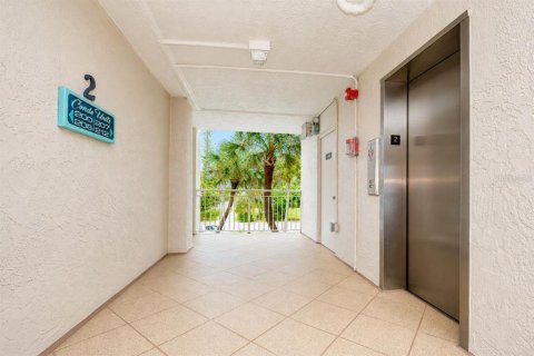 Condominio en venta en Saint Pete Beach, Florida, 1 dormitorio, 60.85 m2 № 2320923 - foto 3