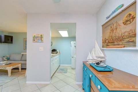 Condominio en venta en Saint Pete Beach, Florida, 1 dormitorio, 60.85 m2 № 2320923 - foto 10