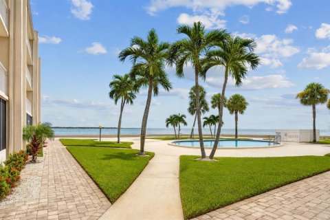 Condominio en venta en Saint Pete Beach, Florida, 1 dormitorio, 60.85 m2 № 2320923 - foto 28