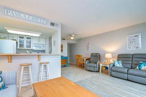 Condominio en venta en Saint Pete Beach, Florida, 1 dormitorio, 60.85 m2 № 2320923 - foto 14