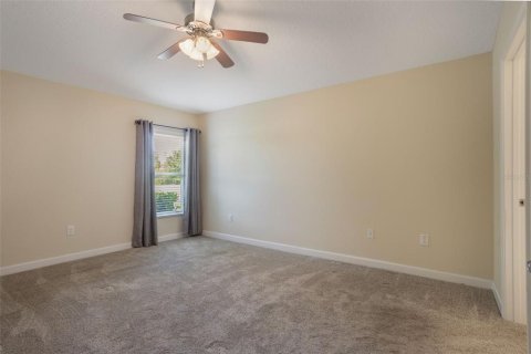 House in Winter Haven, Florida 4 bedrooms, 178.28 sq.m. № 1681740 - photo 15