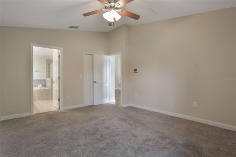 House in Winter Haven, Florida 4 bedrooms, 178.28 sq.m. № 1681740 - photo 16