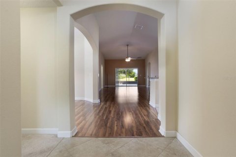 House in Winter Haven, Florida 4 bedrooms, 178.28 sq.m. № 1681740 - photo 4