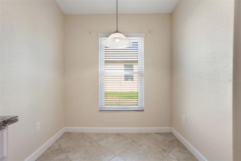 House in Winter Haven, Florida 4 bedrooms, 178.28 sq.m. № 1681740 - photo 13
