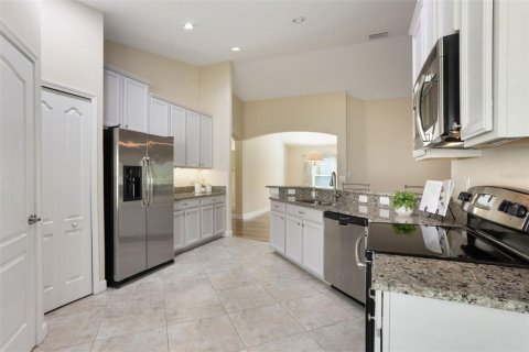 House in Winter Haven, Florida 4 bedrooms, 178.28 sq.m. № 1681740 - photo 8