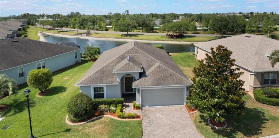 House in Winter Haven, Florida 4 bedrooms, 178.28 sq.m. № 1681740