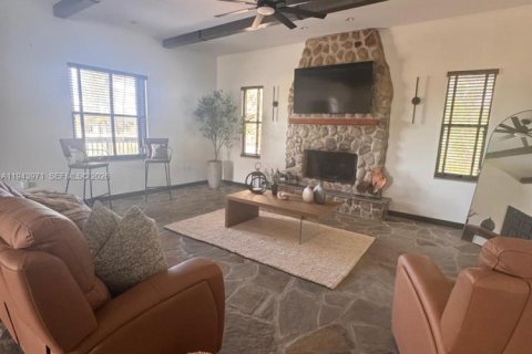 House in Clewiston, Florida 3 bedrooms, 159.79 sq.m. № 2000358 - photo 11