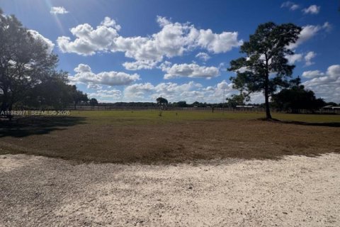 House in Clewiston, Florida 3 bedrooms, 159.79 sq.m. № 2000358 - photo 4