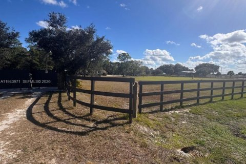 House in Clewiston, Florida 3 bedrooms, 159.79 sq.m. № 2000358 - photo 8