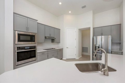 House in WELLEN PARK in Venice, Florida 4 bedrooms, 260.03 sq.m. № 2232434 - photo 18
