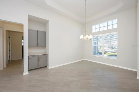 House in WELLEN PARK in Venice, Florida 4 bedrooms, 260.03 sq.m. № 2232434 - photo 8