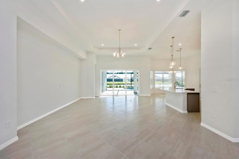 House in WELLEN PARK in Venice, Florida 4 bedrooms, 260.03 sq.m. № 2232434 - photo 11