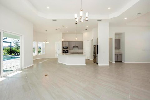 House in WELLEN PARK in Venice, Florida 4 bedrooms, 260.03 sq.m. № 2232434 - photo 14