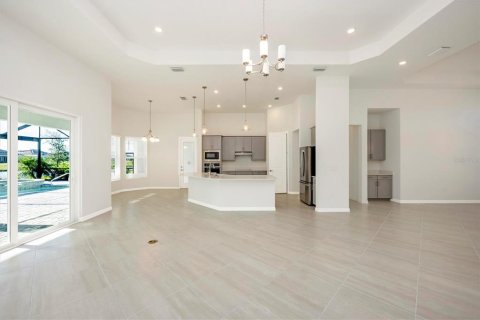 House in WELLEN PARK in Venice, Florida 4 bedrooms, 260.03 sq.m. № 2232434 - photo 13