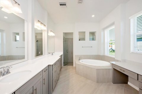 House in WELLEN PARK in Venice, Florida 4 bedrooms, 260.03 sq.m. № 2232434 - photo 30