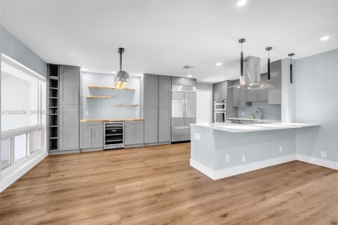 House in Fort Lauderdale, Florida 3 bedrooms, 182.74 sq.m. № 2086960 - photo 7