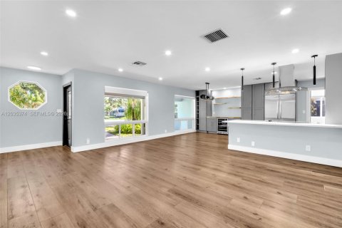 House in Fort Lauderdale, Florida 3 bedrooms, 182.74 sq.m. № 2086960 - photo 11