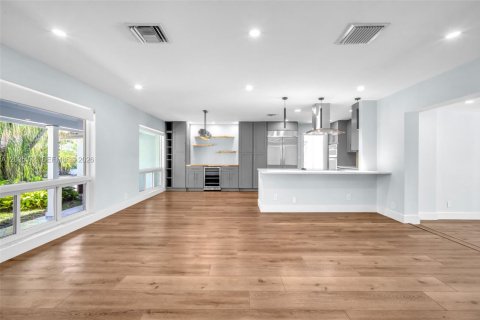 House in Fort Lauderdale, Florida 3 bedrooms, 182.74 sq.m. № 2086960 - photo 6