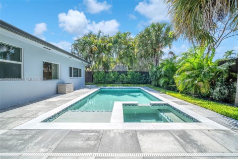 House in Fort Lauderdale, Florida 3 bedrooms, 182.74 sq.m. № 2086960 - photo 27
