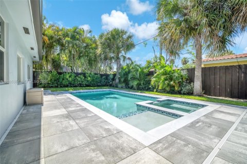 House in Fort Lauderdale, Florida 3 bedrooms, 182.74 sq.m. № 2086960 - photo 4