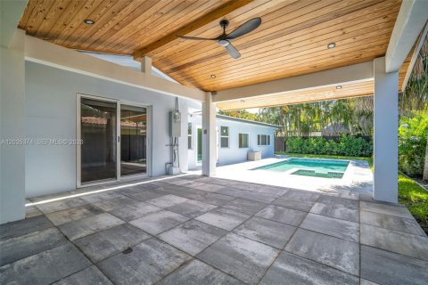House in Fort Lauderdale, Florida 3 bedrooms, 182.74 sq.m. № 2086960 - photo 3