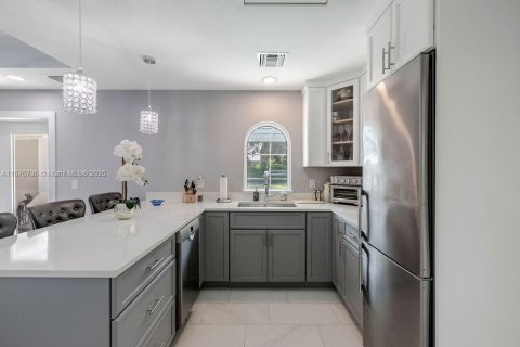 Купить виллу или дом в Виро-Бич, Флорида 9 комнат, 259.57м2, № 1923212 - фото 20