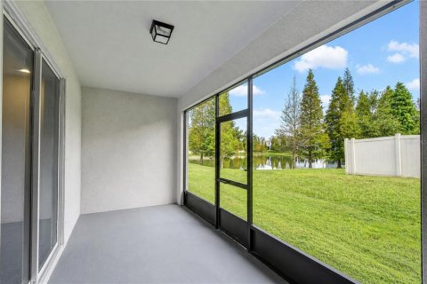 Townhouse in Brandon, Florida 3 bedrooms, 155.43 sq.m. № 2314560 - photo 2