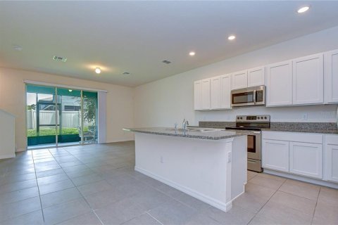Townhouse in Brandon, Florida 3 bedrooms, 155.43 sq.m. № 2314560 - photo 6