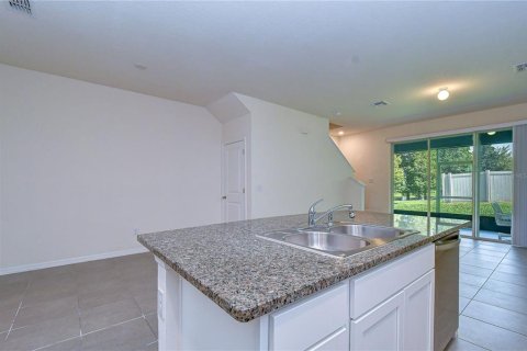 Townhouse in Brandon, Florida 3 bedrooms, 155.43 sq.m. № 2314560 - photo 8