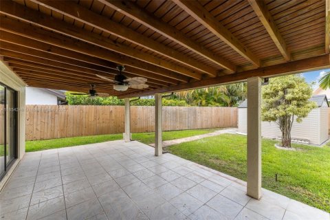 Casa en alquiler en Miami, Florida, 3 dormitorios, 154.5 m2 № 1878406 - foto 26