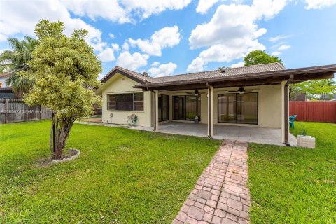 Casa en alquiler en Miami, Florida, 3 dormitorios, 154.5 m2 № 1878406 - foto 29