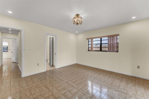 Casa en alquiler en Miami, Florida, 3 dormitorios, 154.5 m2 № 1878406 - foto 16