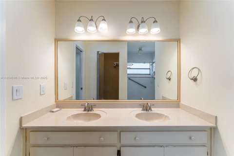 Casa en alquiler en Miami, Florida, 3 dormitorios, 154.5 m2 № 1878406 - foto 18