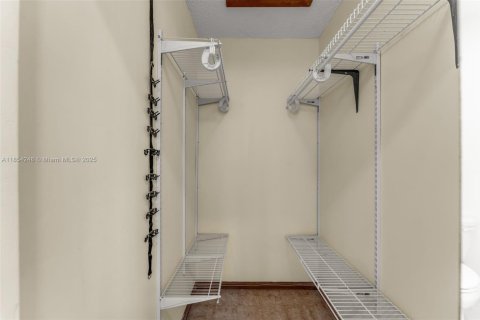 Casa en alquiler en Miami, Florida, 3 dormitorios, 154.5 m2 № 1878406 - foto 20