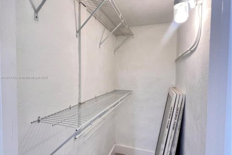 Commercial property in Miami, Florida 1 bedroom, 178.74 sq.m. № 1972446 - photo 16