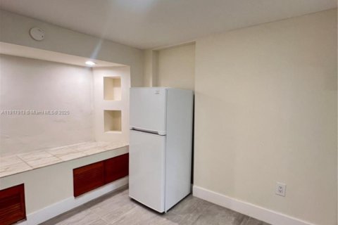 Commercial property in Miami, Florida 1 bedroom, 178.74 sq.m. № 1972446 - photo 7