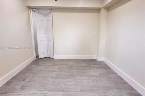 Commercial property in Miami, Florida 1 bedroom, 178.74 sq.m. № 1972446 - photo 22