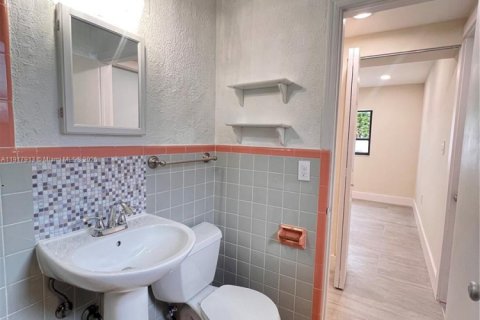 Commercial property in Miami, Florida 1 bedroom, 178.74 sq.m. № 1972446 - photo 18