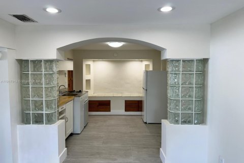 Commercial property in Miami, Florida 1 bedroom, 178.74 sq.m. № 1972446 - photo 29