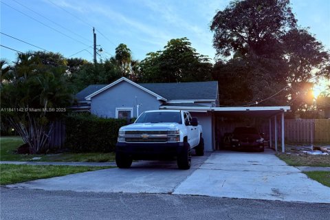 House in Lake Park, Florida 4 bedrooms, 157 sq.m. № 1830450 - photo 25