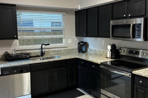 House in Lake Park, Florida 4 bedrooms, 157 sq.m. № 1830450 - photo 7