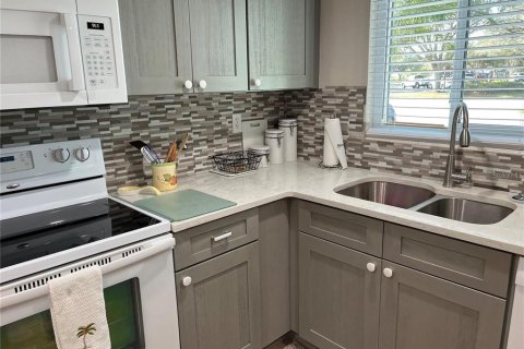 Copropriété à louer à Bradenton, Floride: 2 chambres, 95.32 m2 № 2381158 - photo 14