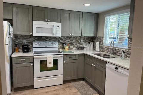Copropriété à louer à Bradenton, Floride: 2 chambres, 95.32 m2 № 2381158 - photo 10