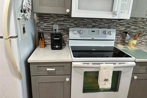 Copropriété à louer à Bradenton, Floride: 2 chambres, 95.32 m2 № 2381158 - photo 13