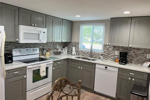 Copropriété à louer à Bradenton, Floride: 2 chambres, 95.32 m2 № 2381158 - photo 11